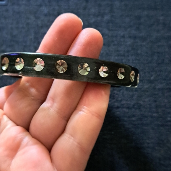 Luc Kieffer Of Paris Resin Bangle With Clear Stones On A Charcoal Background - Picture 3 of 5
